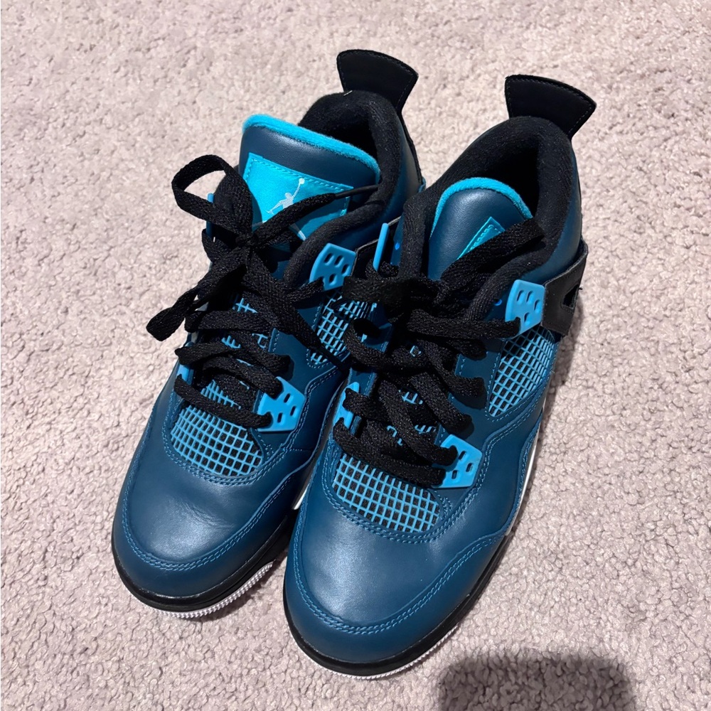 Jordan size 5.5Y